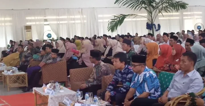 Kepala Madrasah Diniyah Takmiliyah Di Pandeglang Ikuti Bimtek